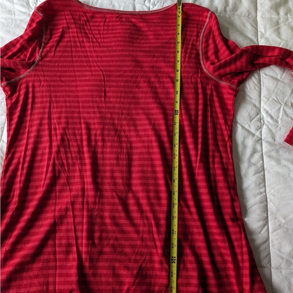 Red L/S Holiday Tee Snowflakes  XL - Picture 7 of 10